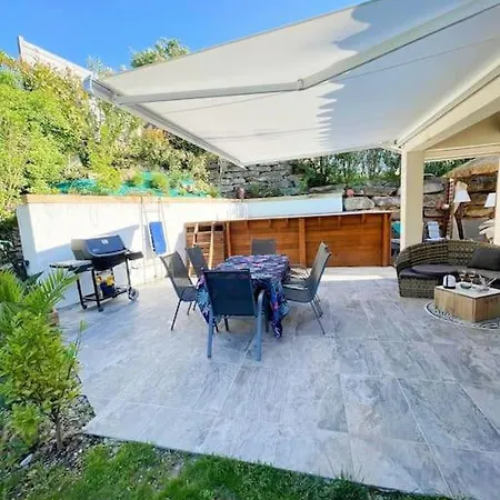 Jularose Avec Piscine, Jacuzzi, Terrasse, 20 Min Des Plages Saint-Jean-de-l'Esterel